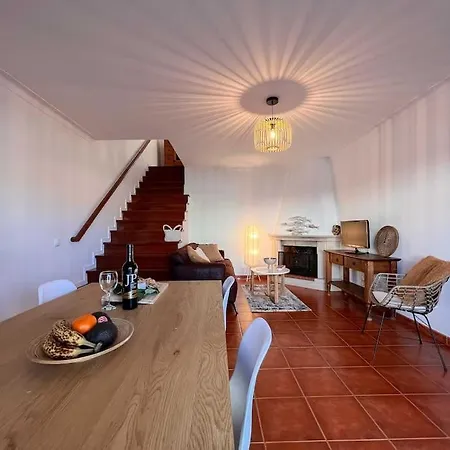 Casa Da Familia - Arrabida, Vinho E Semesterbostad